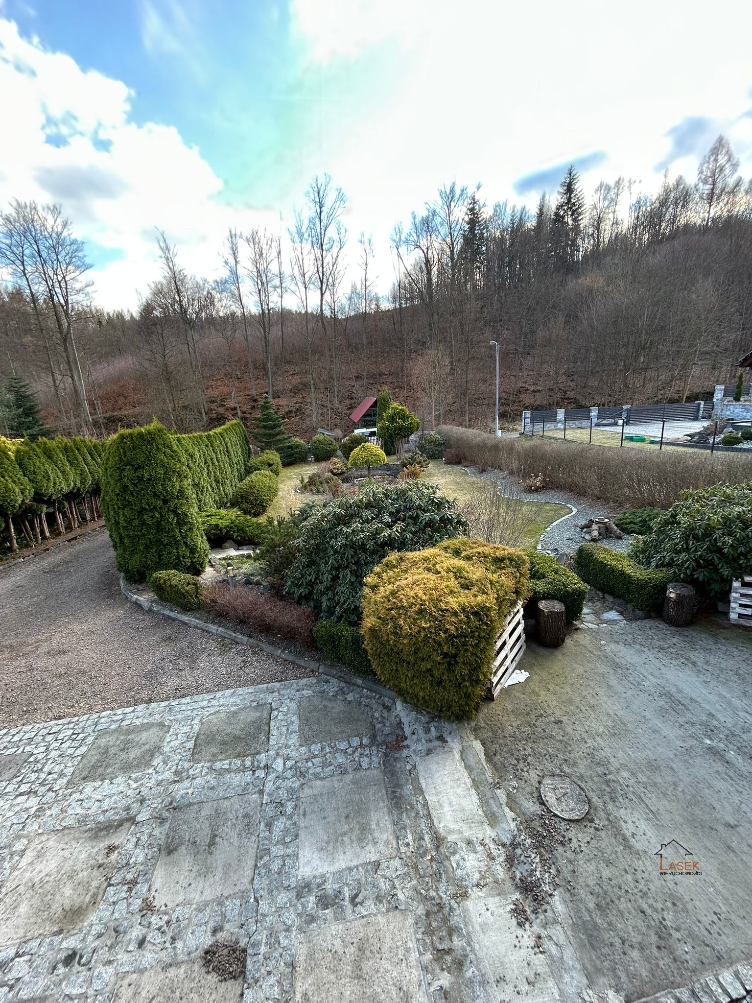 Dom Na sprzedaż Ponikiew - oferta 1821